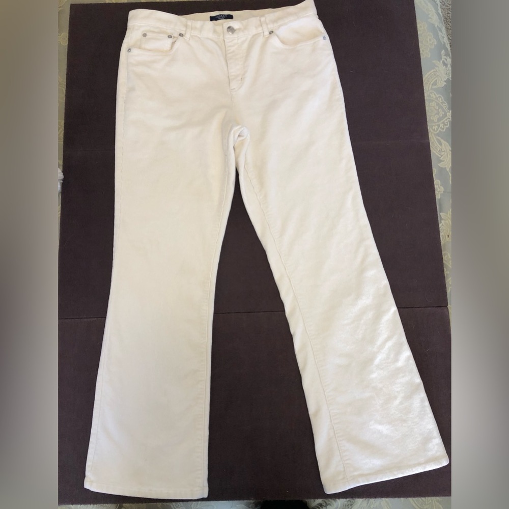 Women’s Chaps Ivory Corduroy Jeans Size 10Petite. Excellent condition Jeans.